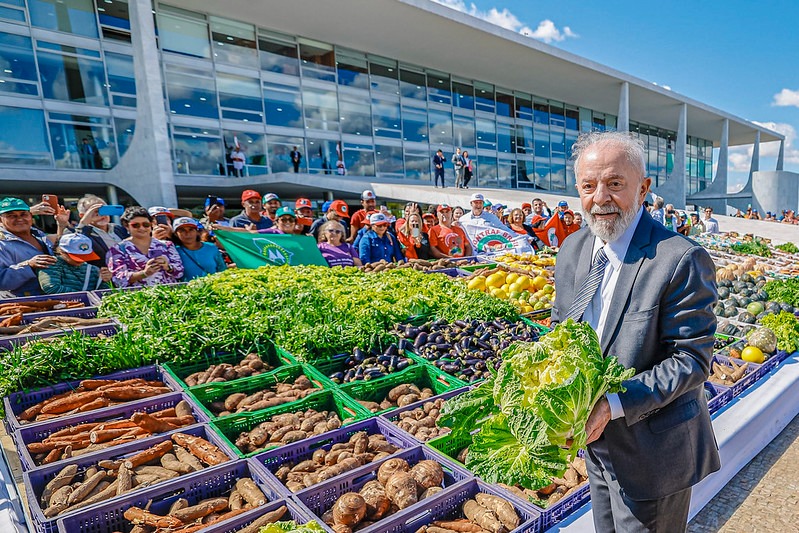 Plano Safra do Governo Lula prevê investimento recorde na agricultura.